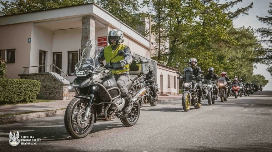 Ryk silników i chwila ciszy. 7. Rajd Motocyklowy Weteranów rusza z Giżycka