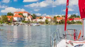 Odkryj 5 nietypowych miejsc na Mazurach, w których możesz zanocować