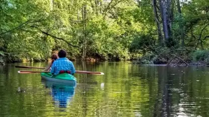 Kajakiem po Mazurach. Przygoda na szlaku „Pętla Mazur”