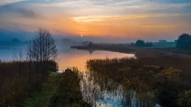 Wschód słońca nad jeziorami Niegocin i Grajewko w Bystrym