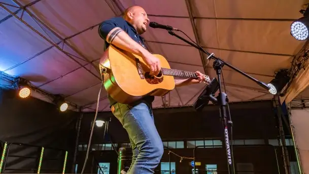 Grają na Mazurach - Piotr Karpienia - zdjęcie 1