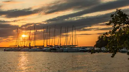 Sierpniowy wieczór i zachód słońca nad Darginem
