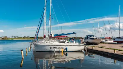 Słoneczne popołudnie w Marina Sośnica w Rynie, kwiecień 2024 r.