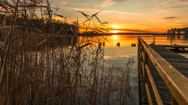 Zachód słońca nad jeziorem Gołdopiwo, listopad 2025 r.