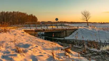 Zimowy zachód słońca nad mazurskimi polami, Cierzpięty, luty 2026 r.
