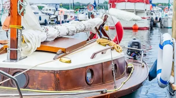 Oldtimery na wodzie w Giżycku: koncert, regaty i parada - zdjęcie 6