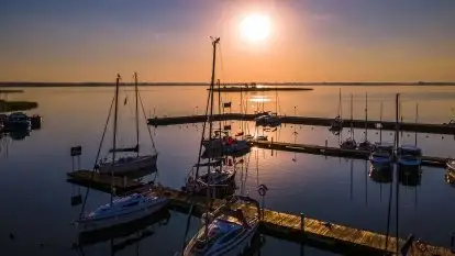 Wschód Słońca, Wilkasy, jezioro Niegocin, sierpień 2020 r.