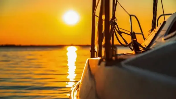 Zachód słońca w Fuledzie nad jeziorem Dobskim