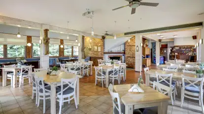 Restauracja Pod Dębem - zdjęcie 2