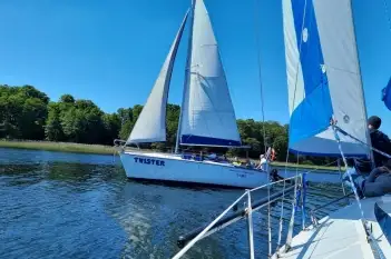 Rejsy jachtem żaglowym w Mikołajkach - zdjęcie 9