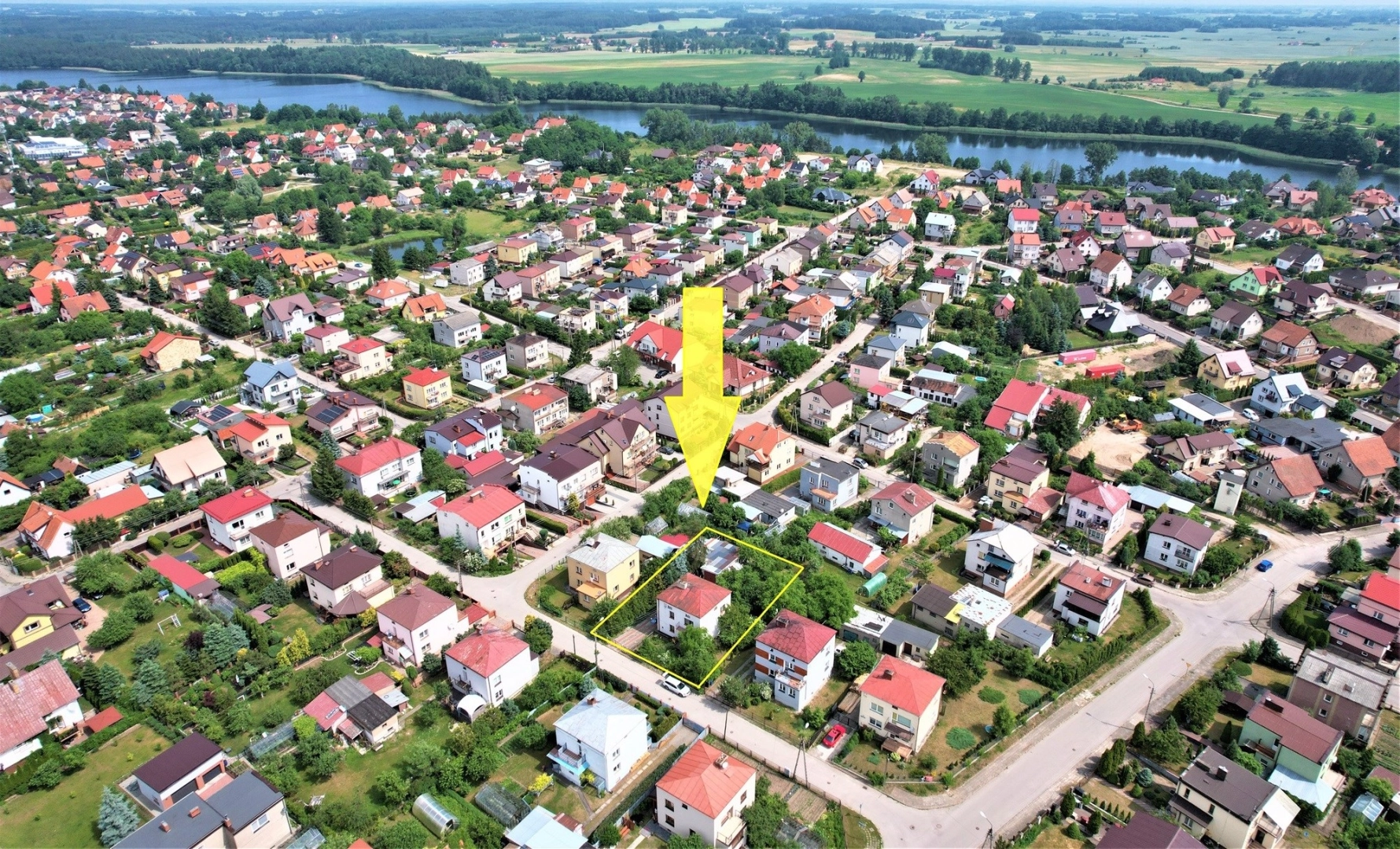 Sprzedam dwukondygnacyjny dom na dużej działce na Mazurach