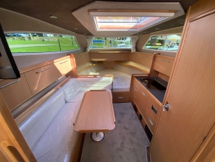 Pakiet 4 jachtów: Maxus 28, Maxus 33.1 RS, Houseboat Navigator 999- 2 sztuki - zdjęcie 4